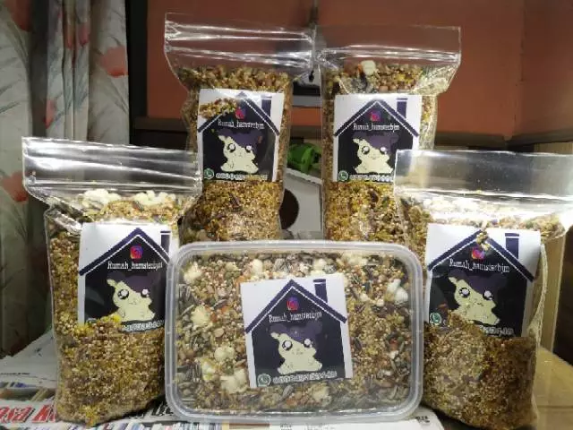 Hamsfood pakan 500gram  Racikan from Julak Hamster Banjarmasin istananya hamster di banjarmasin estrak minyak ikan Bikin Hamster ketagihan terima Partai dan Eceran