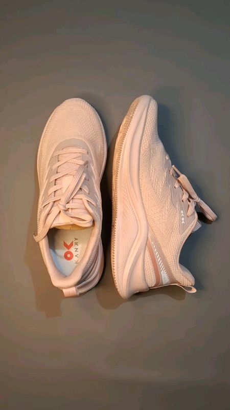 Beneran ringaan🫶 #sneakers #sepatuolahraga #sneakersrunning #kanky #SpillRacunShopee #fyp