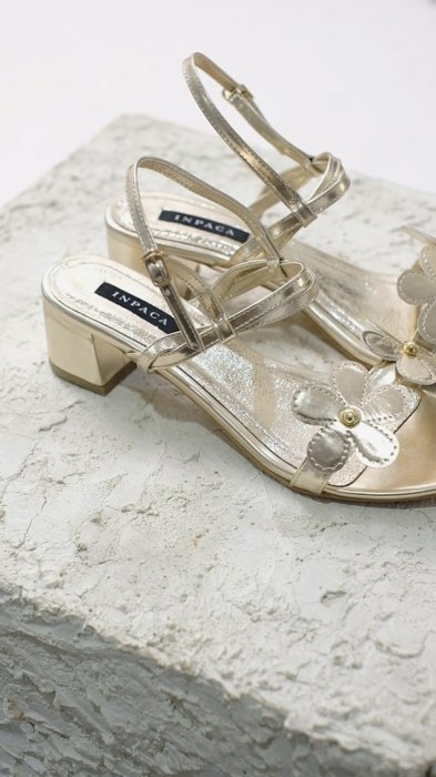 The daisy heels are ao enchating ✨ #sandalheels #inpaca #heelswanita #heels
