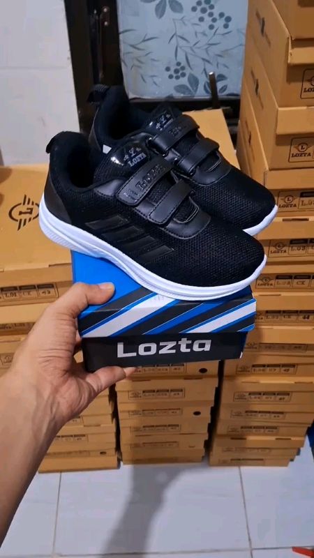 sepatu anak sekolah#buruanmiliki#tersediabanyakukuran#mumpungtersediastok#spillracunshoppee #gratisongkirshopeevideo #gratisongkirextra #ffyypppaamiin