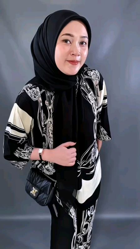 ga bisa move on sama one set cakep ini 😍#PromoNonStop #Diskon100Persen #RacunShopee