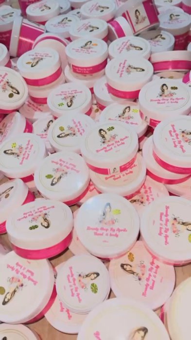 body lotion yang siapp untuk mencerahkan kulit badakk dan memudarkan belas luka😍 #bodycare #ampuhmemutihkan #mencerahkan