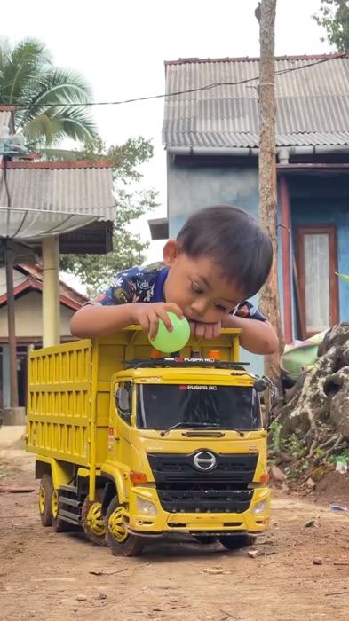 Dump Truck Remote Control - Mainan Alat Berat Dan Kontruksi Buat Anak #RamadhanShopeeLook #remotecontrol #mainanviral #mainananak #RcunShopeee #Shopee