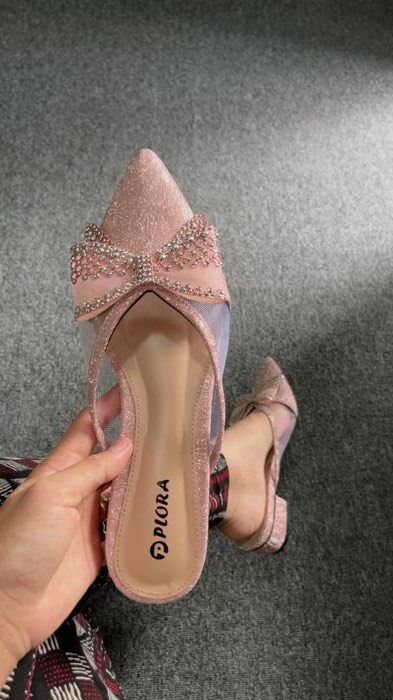 #heels #heelswanita #heelskondangan #heelscantik #heelsmurah #heelspesta #heelswisuda #heelswanitacantik #sandalheels