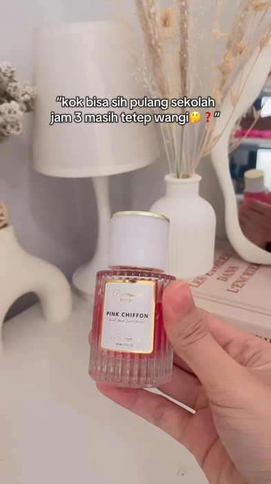 iyalah… kan pake parfum imozu🫶🏻🫶🏻#imozu #ShopeeLook #ShopeeFashionHaul #shopeevideo #parfumviral
