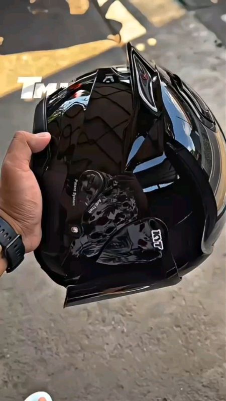 helm lokal rasa impor😂😂😂🥶 #kytkyoto #kyoto #helmorigunalkyt #kythelmet #helmbestseller #kytblackglos #kyotohitam
