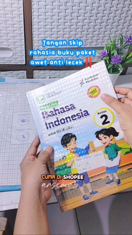 buku paket jadi awet#sampul #sampulbuku #sampulbukustiker #RacunShopee #ViralDiShopeeVideo #BadaiTapiBudget #ShopeeCOD #ShopeeReview #ShopeeLook