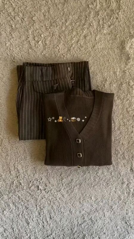 #mahogany #outfitdaily #ootdinspo #orostripepants #stripepants