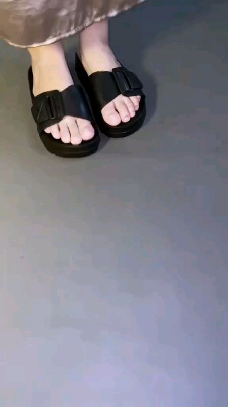 sandal wanita karet jelly model slip on hak 4 cm#racunshopee#haulshopeeindonesia#Haulshopeefashion#haulshopeekerenabis#shopeebawaberkah