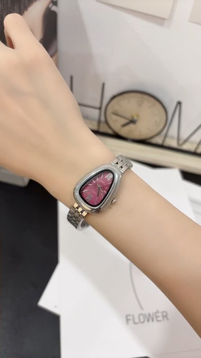 #jamtanganstainless #jamtanganwanita #jamtanganviral #jamtangan #jamtangangelang #jammewah