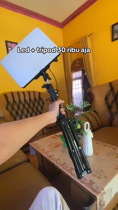 Secakep ini ya kali cuma 30 rebu😂 #lightingngonten #lightinginbex #lampufoto #tnwtripod