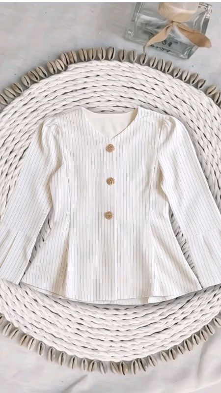 blouse stripe wanita formal #shoppefashion #fyp #cekoutkeranjangoren #produkviral #gratisongkir #DiskonRacunShopee #shopeevideo #SpillRacunShopee