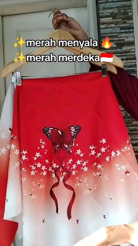 Jilbab segiempat motif kemerdekaan #ShopeeCOD #RacunShopee #ShopeeLook #CODinApa #SpillRacunShopee #SpillBawaBerkah #TermurahDiShopee #jilbabwanita
