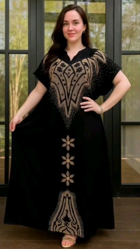 #Nyaman, adem, dan tetap elegan di rumah 💃 Daster Lowo Jumbo warna hitam ini terbuat dari rayon premium yang super lembut dan jatuh di badan. Ada res