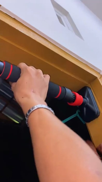 Pull up bar olahraga dirumah #pullupbar #workout #homeworkout #workoutdirumah #pullup #pullupchallenge #GratisOngkirRP0 #PromoNonStop #RacunShopee