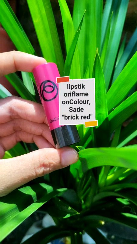 lipstik oriflame onColour Sade brick red #oriflameindonesia #lipstikmurah #lipstikbagus #lipstikoncolouroriflame