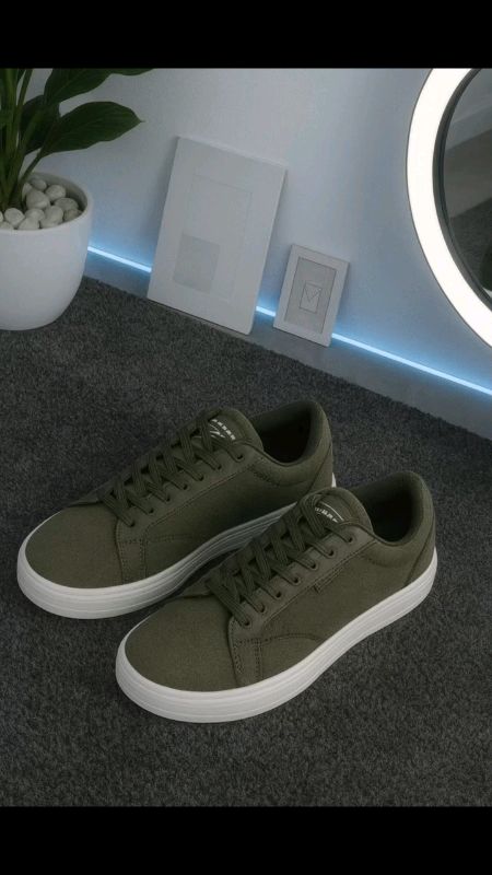 Sepatu Sneakers#sepatusneakers #sepatucasual #sepatukeren #bismillahfypシ #fypshopeevideo
