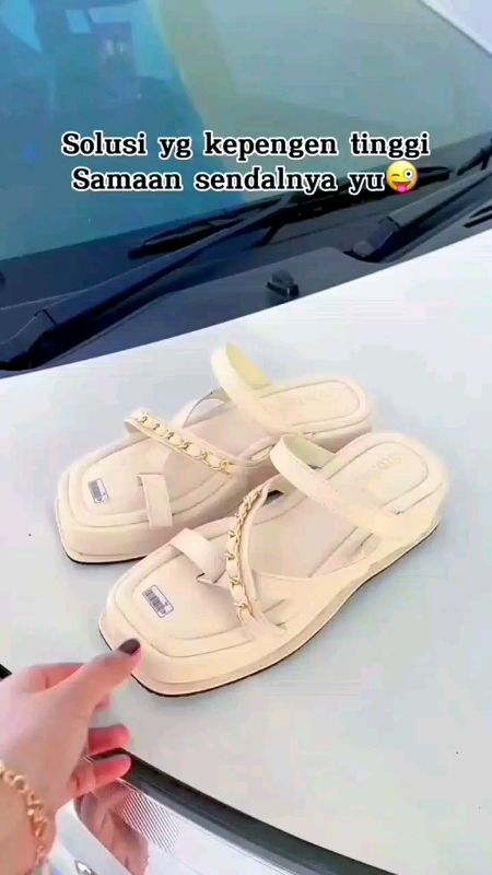SANDAL WEDGES WANITA JEPIT JEMPOL TERBARU.#sandalwanitakekinian #sandalviral #sandalmurah #sandal #sandalwanita