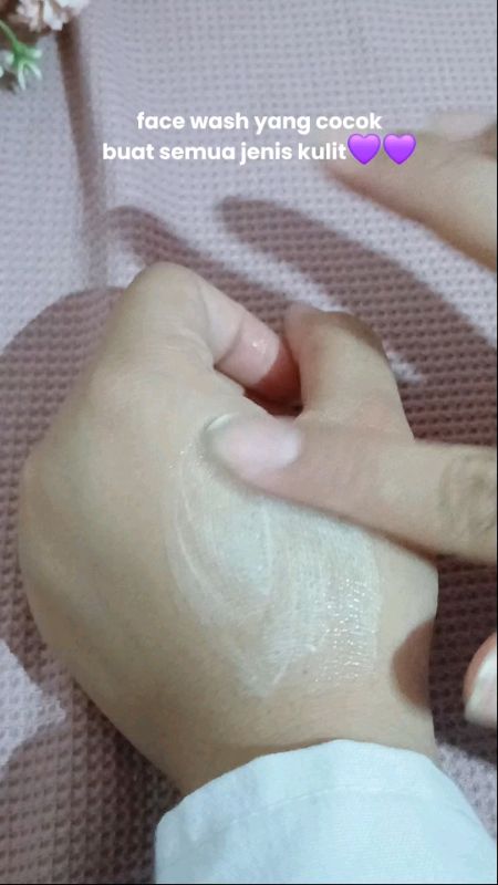 yuk samaan😍🤍💜#facialwash#facetology #sabuncucimuka#minisize#travelsize#promoshopee#DiskonRacunShopee#RacunShopee#fyppppppppppppppppppppppp