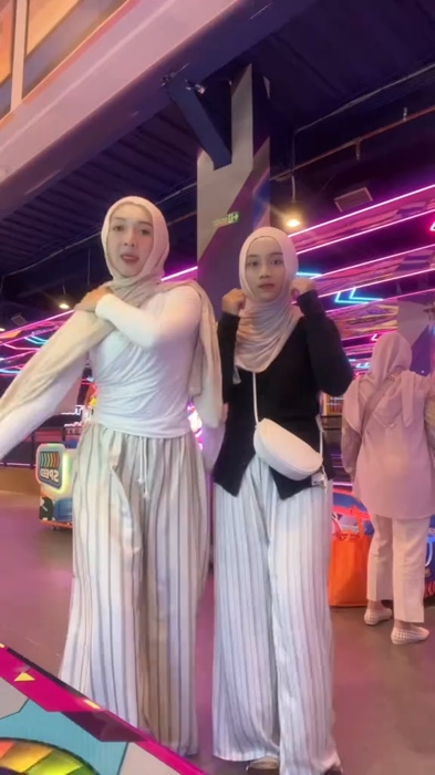 Spill? Cek semua keranjang ya #celanawanita #celanamurah #celanakulot #stripepants #kaoswanita #knittop #RacunShopee #ShopeeFashionHaul #ShopeeLook