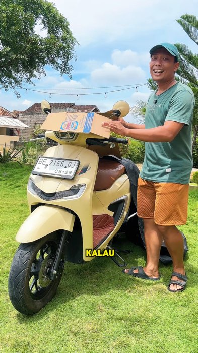 Cover atau sarung motor universal #covermotor #sarungmotor #RacunShopee #ViralDiShopeeVideo #PromoNonStop #ShopeeCOD