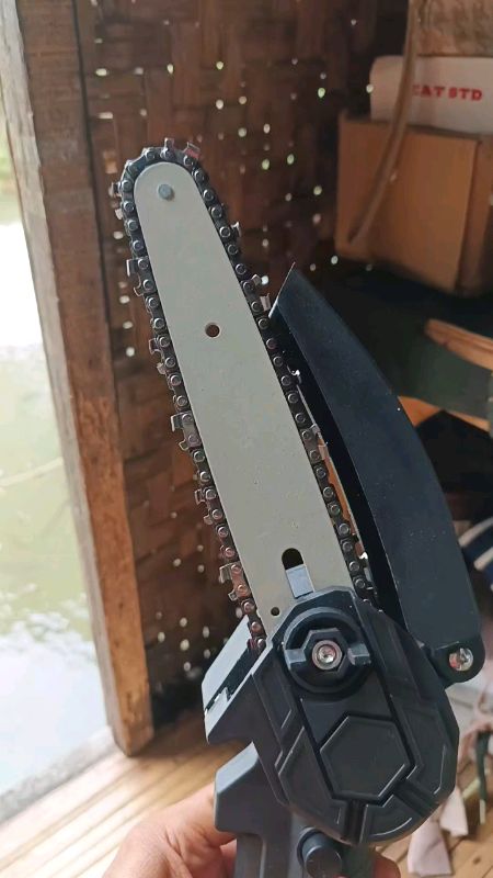gergaji listrik pemotong kayu #gergajilistrik #chainsaw #pemotongkayu