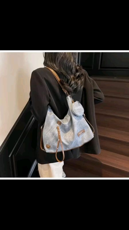 Tas Selempang Cantik Dan Modis, Muat Banyak Jg. YUK COBAIN, ADA VOUCHER DISKON ORDERNYA LEWAT VIDEO INI YA #tasselempang #tasselempangwanita