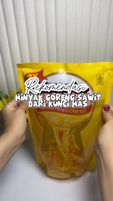 Mau masakan jadi enak? Pakai minyak dari kunci mas #minyakgoreng #minyakgorengkuncimas #minyakgorengkuncimas2L #kuncimas #minyakkuncimas #shopeevideo