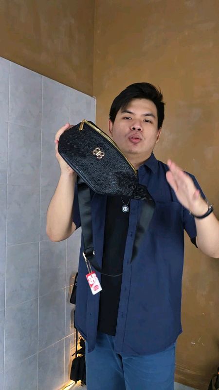 Tas waistbag emboss dari bambeg tas pinggang wanita #taswanita #waisbagwanita #taspinggang #tasfashion