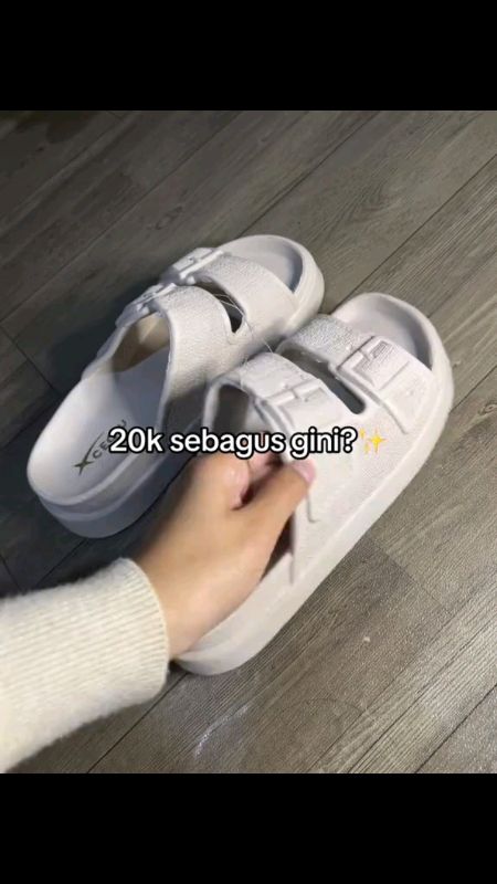 Jangan lupa klaim vocer nya#sandalkaretwanita #sandalempuk #sandalwanita#fypviral #cekoutsekarang🛍🛒 #cekkeranjangkuning