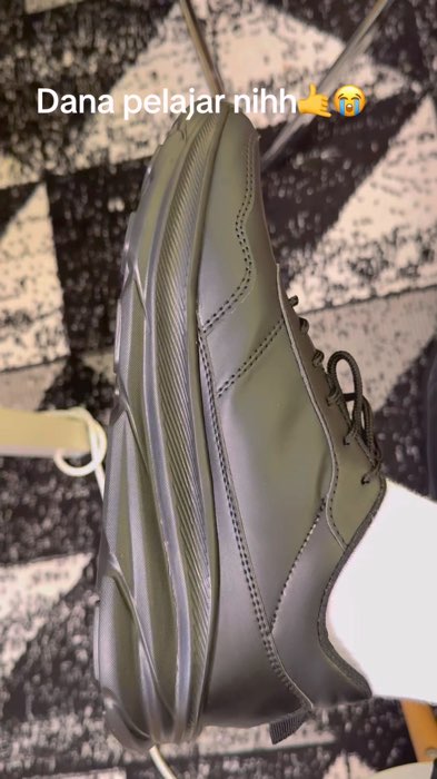 Sepatu black #sepatu #sepatuolahragapria #sepaturunning #sepatupria #finetic #sepatufinetic #sepatusekolah #sepatuhitam