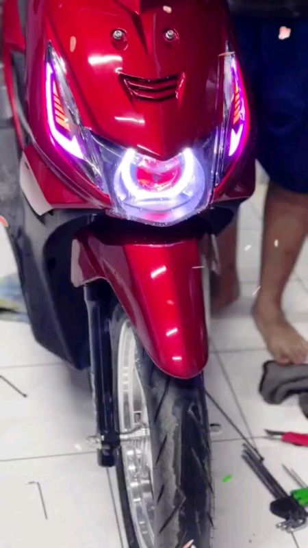 motor beat anda makin cakep ganti lampu ini #lampubeatkarbu #biledreflektorbeat #lampuvariasi #DiskonRacunShopee #SpillRacunShopee #shopeevideo