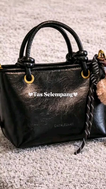 #shoppeevideo #ViralDiShopeeVideo #SpillRacunShopee #gratisongkir #ShopecCod #Maghi.id-AilaBag | Free Gantungan Boneka Beruang  Hand And Sling Bag