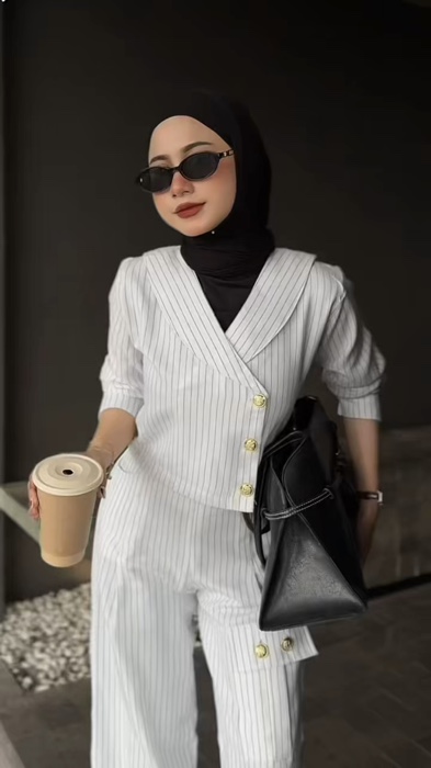 #kemejastripe #onesetoutfits #outfitinspiration #RacunShopeeCheck #racunshopeemurah #RacunShopeeLokal #RacunShopeeOutfit