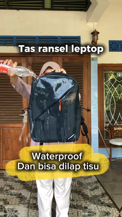 Tinggal di lap langsung kering #ShopeeFashionHaul #DiskonRacunShopee #tasranselwaterproof #tasleptopantiair #tasgendong