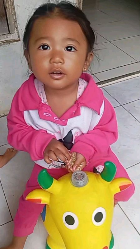 setelah beli ini anak ku jadi gak mau turun dari kudanya 😆#ShopeeCOD #gratisongkir #ShopeeLook #RacunShopee #mainanjumpingkuda