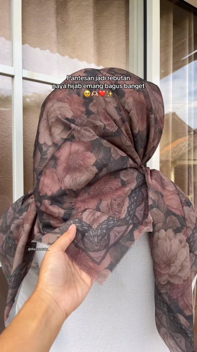 Naya hijab motif premium cantik banget😍🫶🏻#hijabstyle #hijabmotif #hijabpremium