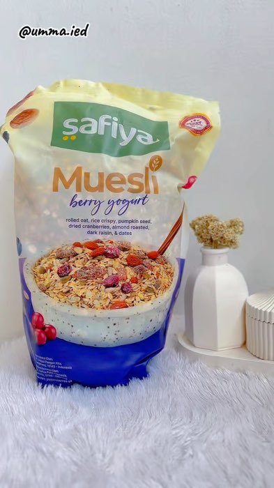Muesli Berry Yogurt Safiya oatmeal dried fruit almond #mueslisafiya #muesli #muesliberryyoghurt #muesliserealsehat #muesliserealoatmeal #mueslidiet