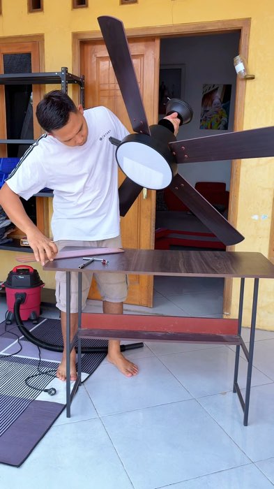 Kipas angin lampu plafon mewah 3mode cahaya 6 speed
