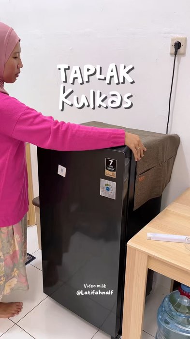 Udah punya blm? #taplakkulkas #penutupkulkas #coverkulkas #taplakkulkaswaterprof #GratisOngkirRP0 #TermurahDiShopee #PromoNonStop #ViralDiShopeeVideo