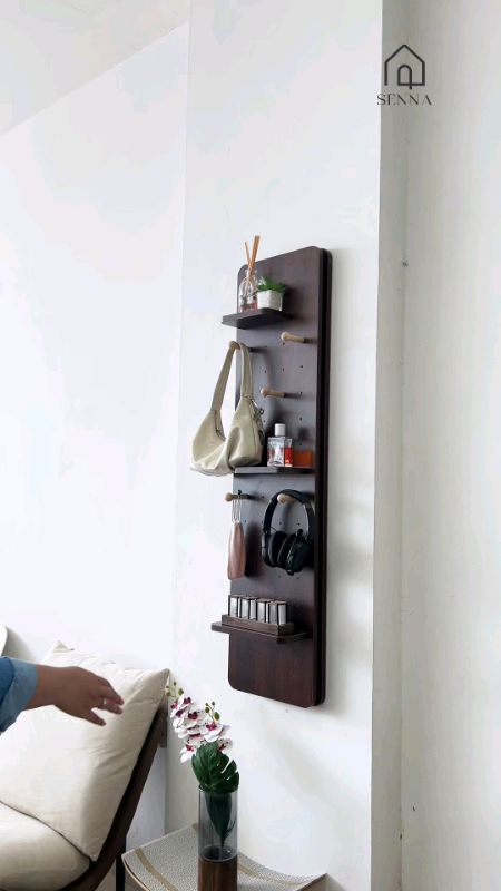 ORIELLE Dressing Mirror✨. Cermin + storage dalam satu design elegan. Full kayu, praktis, bikin kamar rapi. 👉 Pesan sekarang, stok terbatas!