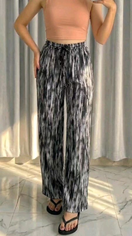 Celana Kulot Motif Abstrak Celana Panjang Wanita #RacunShopee #SpillBawaBerkah #celanakulot #motifabstrak #stylerumahan #ootdfashion #achaw