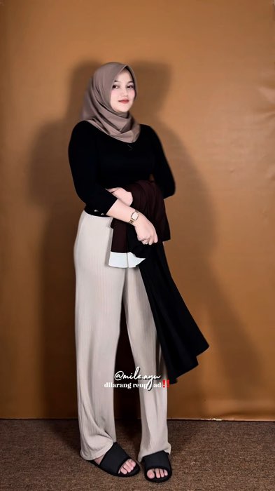 #outfitinspiration #OOTDFashionShopee #ShopeeReview #ootdhijabstyle #ShopeeFashionHaul #ShopeeLook