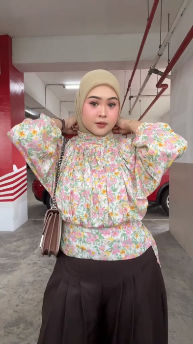 Blouse cantik 😍🥰#CracktiveBlouse #cracktivebytika #PromoNonStop #ViralDiShopeeVideo #Diskon50Persen #SpillRacunShopee #ShopeeCOD #DiskonRacunShopee