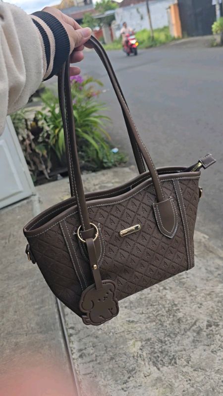 #tas #taswanita #tasselempang #tasmurah #ShopeeFashionHaul #ShopeeCOD #RacunShopee #SpillRacunShopee