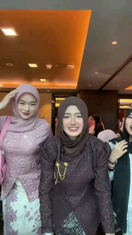 #RacunShopeeOOTD #RacunShopeeOutfit #RacunShopeeLokal #RacunShopee #ShopeeFashionHaul #kebayamodern #yearbook #kebayayearbook #kebayajanggan