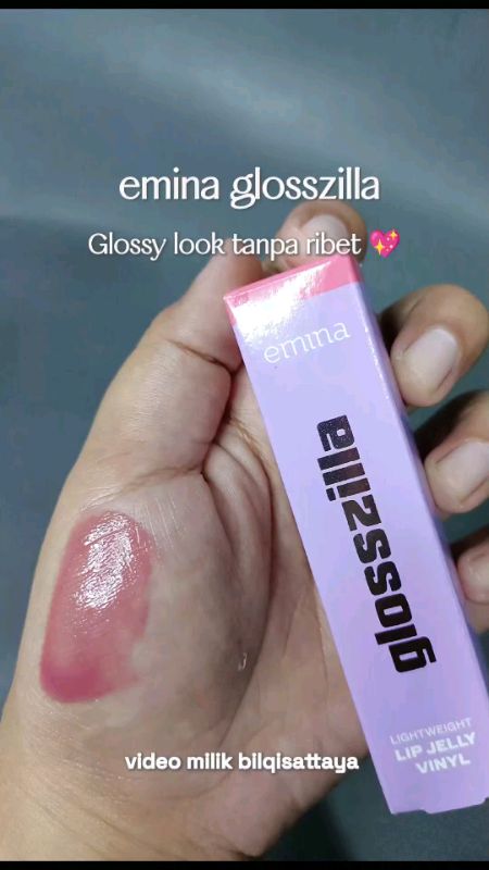 Membantu bibir terlihat lebih lembap dan fresh#Emina #eminaglosszilla  #RacingEmina#lipjellyvinyl #lipglossy #RacunShopee #SpillBawaBerkah