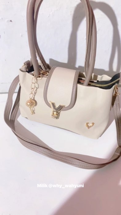 Muat banyak barang✨#tasselempang #tasselempangwanita #tasselempangkekinian #tasselempangmurah #slingbagmurah #taswanitakekinian #SpilBawahBerkah