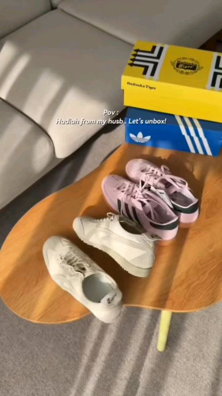 sepatu baru, alhamdulillah.. tuk d pakai d hari raya #adidasoriginals #onitsukatigermexico66 #OOTDFashionShopee #RacunShopee #GratisOngkirRP0 #fypシ