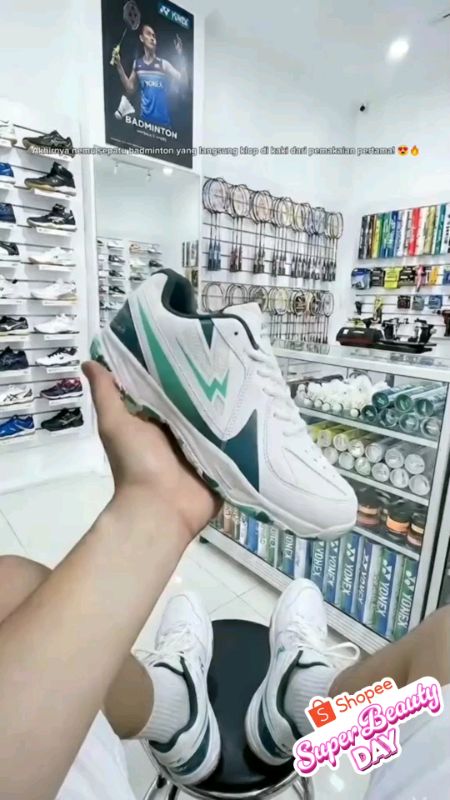Sepatu Eagle Bulu Tangkis #ShopeeCOD #powersupply #ShopeeLook #ShopeeBeautyHaul #sepatubadminton #SpilBawahBerkah